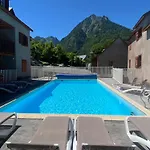 T2 Bis 40m2 5p. Vue. Balcon. Parking. Piscine Ete. 公寓