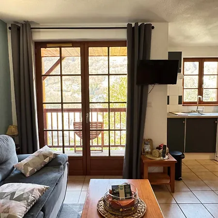 T2 Bis 40m2 5p. Vue. Balcon. Parking. Piscine Ete. Apartament *